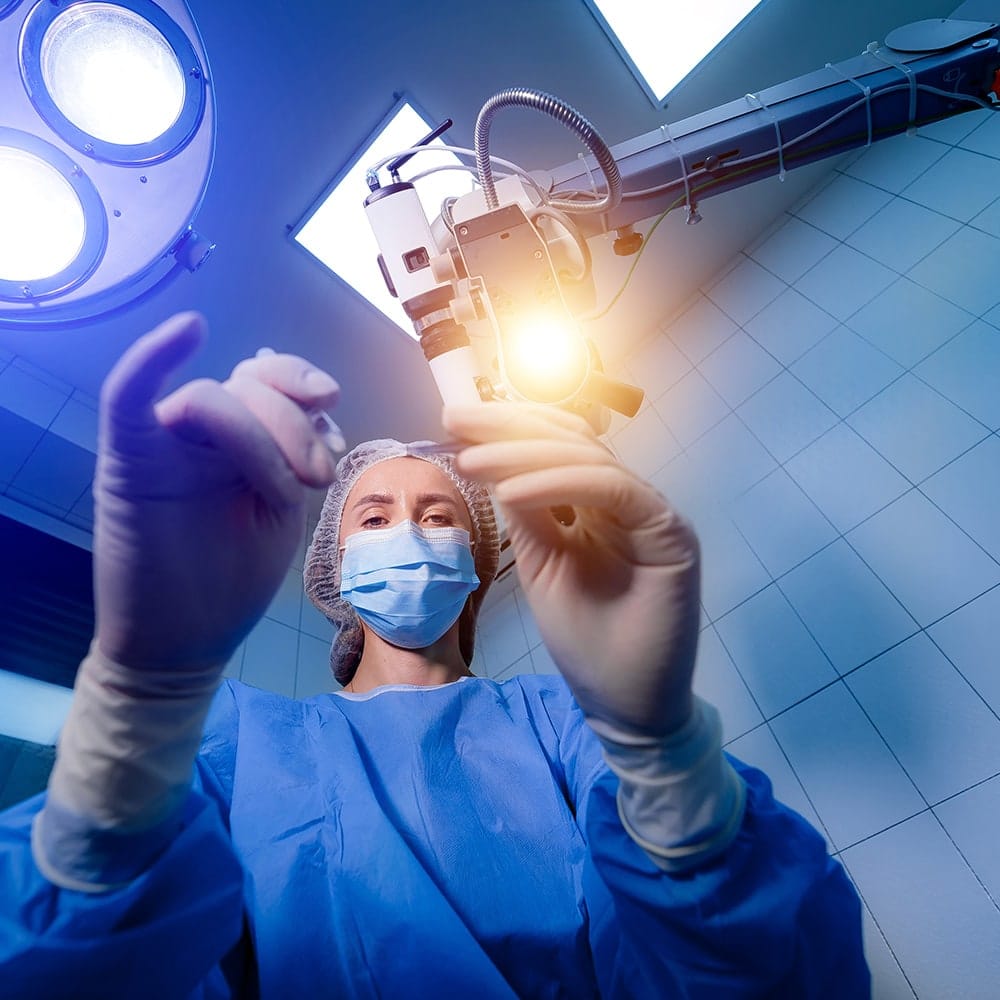 operation laser yeux chirurgie vision paris dr nathalie butel chirurgien ophtalmologue specialiste chirurgie refractive cataracte oculoplasticien paris
